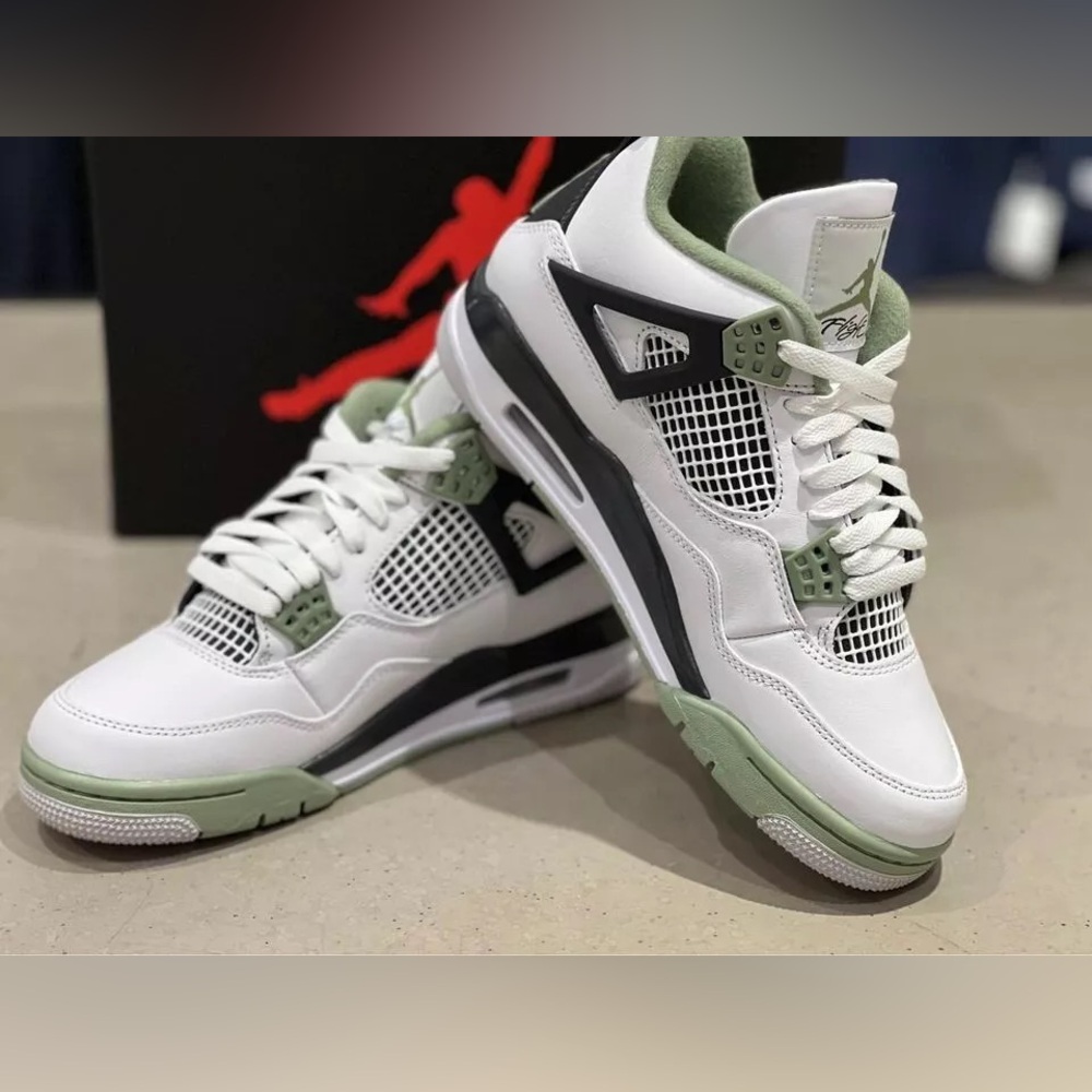Men’s Size 8 - New Air Jordan 4 Retro “Seafoam”